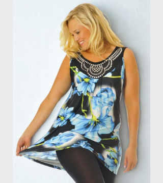 Isoja vaatteita naisille, plus koossa, Naisten isot koot. Topit