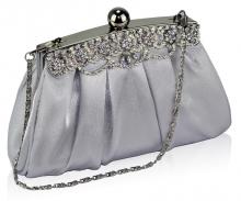 Hopeanvärinen satiini clutch kristallisomisteella 