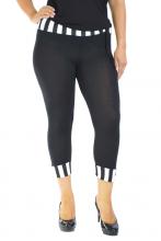 Mustat capri leggingsit raidoilla